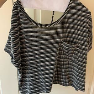 Short sleeve top